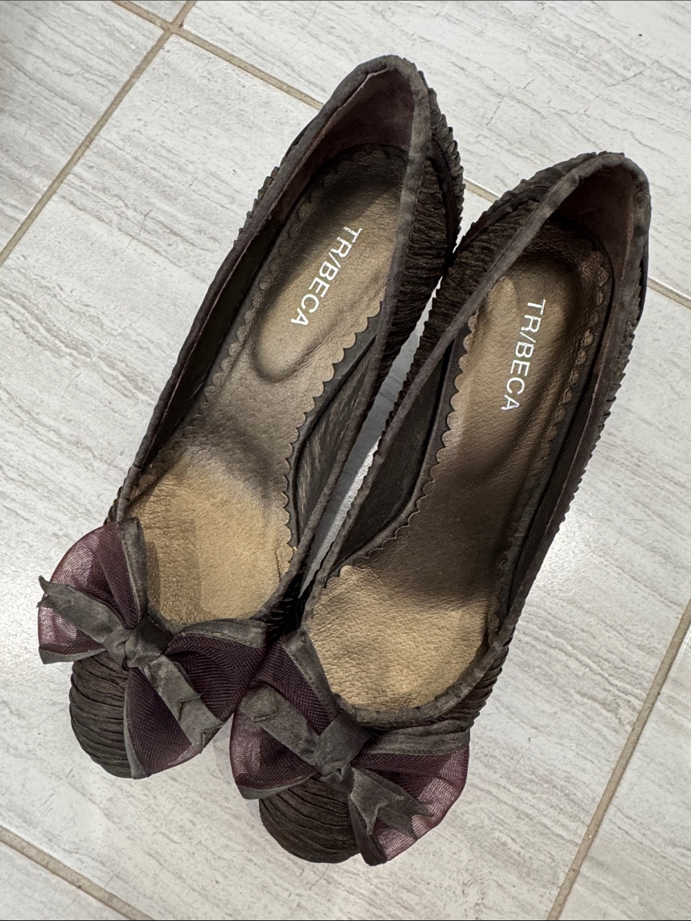Women's round toe heels